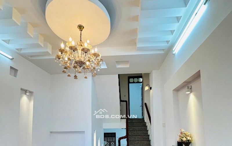 Hẻm Ô TÔ 6m, 100m ra Mặt tiền Cộng Hòa, 46m2, 4 Tầng, chỉ 11.5 tỷ. Phường 4, quận Tân Bình